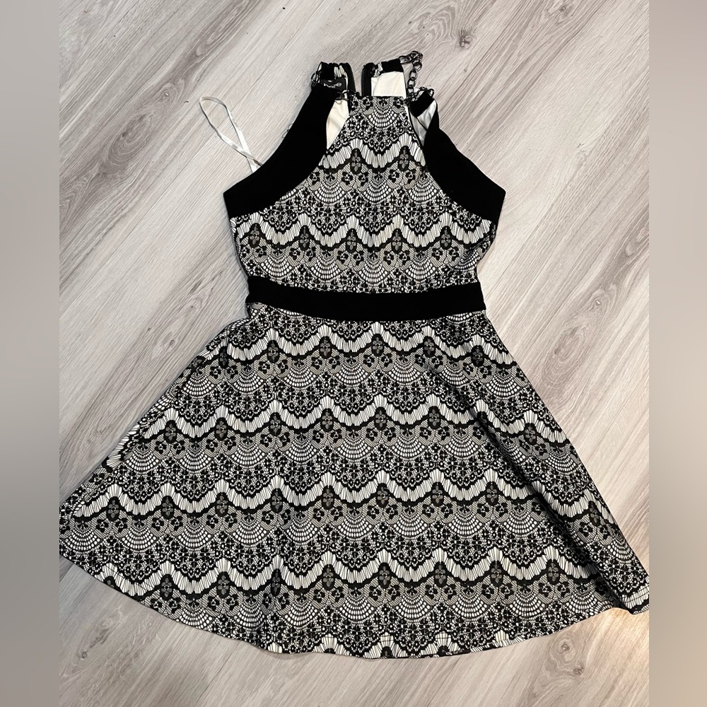 Bebe‎ stretch Black and White Lace Halter Dress